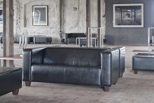 Eventausstattung, Eventwide Berlin, Loungemöbel in einer Industrielocation
